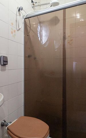 Casa à venda com 230m², 3 quartos e 3 vagas Casa à venda com 230m², 3 quartos e 3 vagasBanheiro