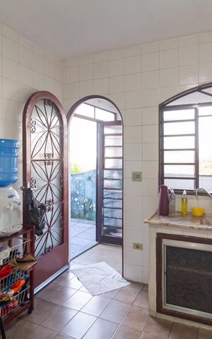 Casa à venda com 230m², 3 quartos e 3 vagas Casa à venda com 230m², 3 quartos e 3 vagasCozinha