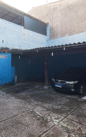 Casa à venda com 230m², 3 quartos e 3 vagas Casa à venda com 230m², 3 quartos e 3 vagasGaragem