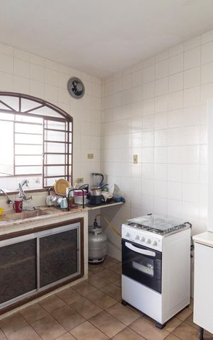 Casa à venda com 230m², 3 quartos e 3 vagas Casa à venda com 230m², 3 quartos e 3 vagasCozinha
