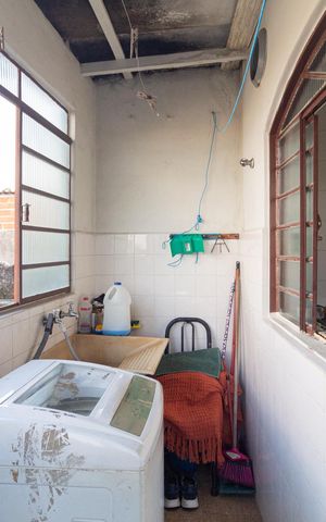 Casa à venda com 230m², 3 quartos e 3 vagas Casa à venda com 230m², 3 quartos e 3 vagasÁrea de serviço