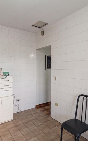 Casa à venda com 230m², 3 quartos e 3 vagas Casa à venda com 230m², 3 quartos e 3 vagasCozinha