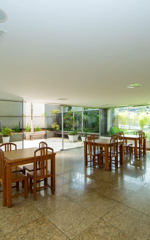 Apartamento à venda com 180m², 4 quartos e 2 vagas Apartamento à venda com 180m², 4 quartos e 2 vagasSALAO DE FESTAS