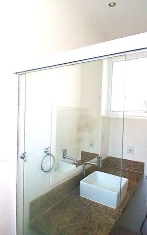 Casa de condomínio à venda com 260m², 5 quartos e 3 vagas Casa de condomínio à venda com 260m², 5 quartos e 3 vagasBanheiro