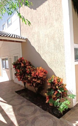 Casa de condomínio à venda com 260m², 5 quartos e 3 vagas Casa de condomínio à venda com 260m², 5 quartos e 3 vagasÁrea externa