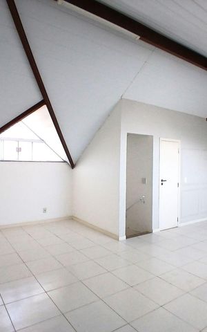 Casa de condomínio à venda com 260m², 5 quartos e 3 vagas Casa de condomínio à venda com 260m², 5 quartos e 3 vagasQuarto