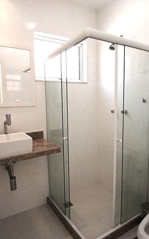 Casa de condomínio à venda com 260m², 5 quartos e 3 vagas Casa de condomínio à venda com 260m², 5 quartos e 3 vagasBanheiro