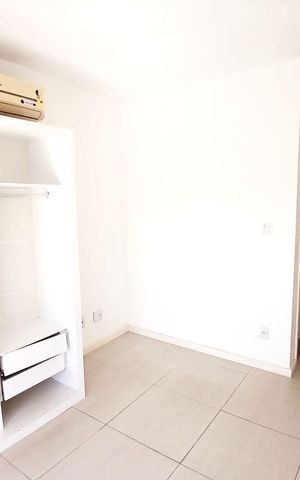 Casa de condomínio à venda com 260m², 5 quartos e 3 vagas Casa de condomínio à venda com 260m², 5 quartos e 3 vagasQuarto