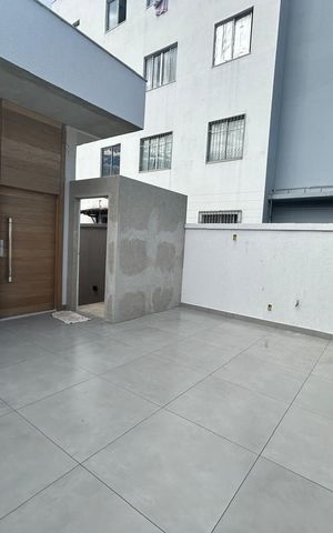 Casa à venda com 200m², 3 quartos e 2 vagas Casa à venda com 200m², 3 quartos e 2 vagasÁrea externa