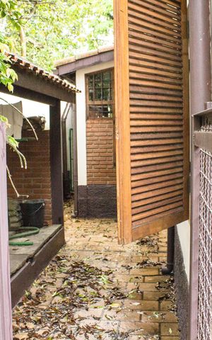Casa à venda com 158m², 6 quartos e 4 vagas Casa à venda com 158m², 6 quartos e 4 vagasQuintal