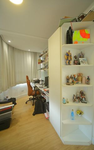 Casa à venda com 290m², 3 quartos e 4 vagasEscritório 