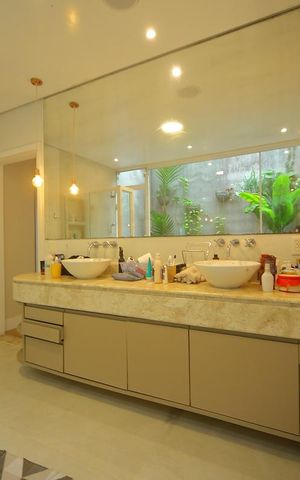 Casa à venda com 290m², 3 quartos e 4 vagasBanheiro  Suíte 1 