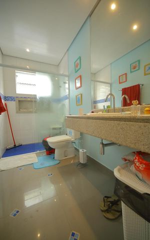 Casa à venda com 290m², 3 quartos e 4 vagasBanheiro Suíte 3 
