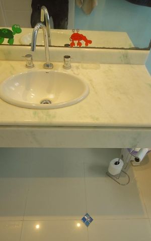 Casa à venda com 290m², 3 quartos e 4 vagasBanheiro Suíte 2