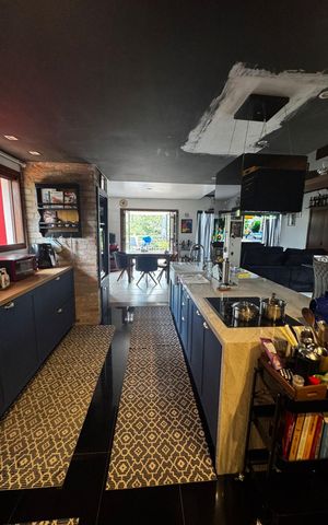 Casa de condomínio para alugar com 290m², 2 quartos e 4 vagas Casa de condomínio para alugar com 290m², 2 quartos e 4 vagasCozinha