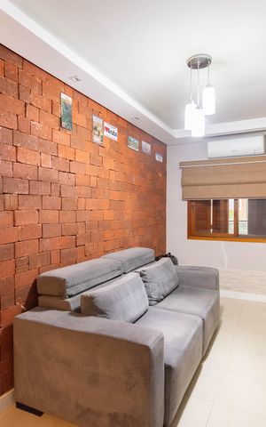 Casa à venda com 78m², 2 quartos e 1 vaga