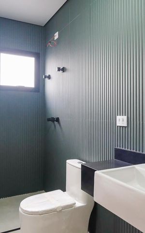 Casa à venda com 220m², 3 quartos e 4 vagasBanheiro da suíte 1