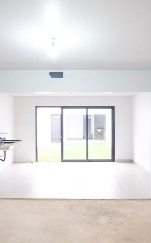 Casa à venda com 220m², 3 quartos e 4 vagasSala