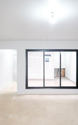Casa à venda com 220m², 3 quartos e 4 vagasSala