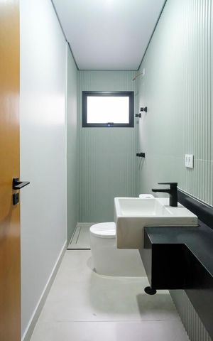 Casa à venda com 220m², 3 quartos e 4 vagasBanheiro da suíte 2