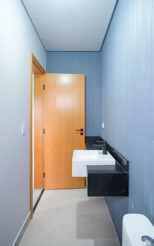 Casa à venda com 220m², 3 quartos e 4 vagasBanheiro da suíte 3