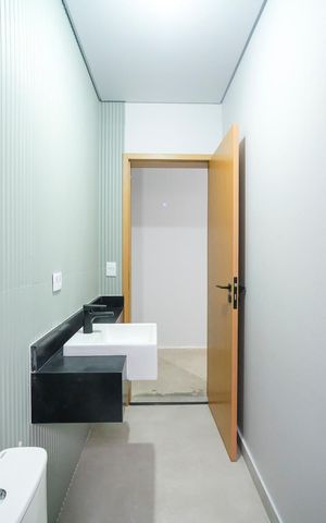 Casa à venda com 220m², 3 quartos e 4 vagasBanheiro da suíte 2