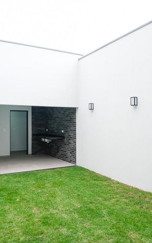 Casa à venda com 220m², 3 quartos e 4 vagasQuintal