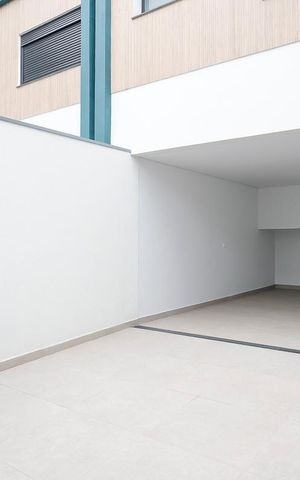 Casa à venda com 220m², 3 quartos e 4 vagasGaragem