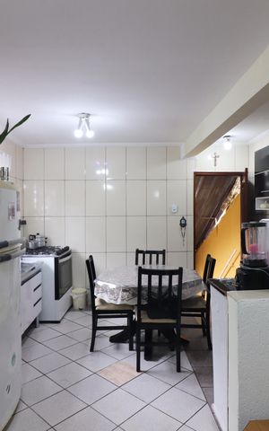Casa à venda com 125m², 4 quartos e 2 vagasSala/Cozinha