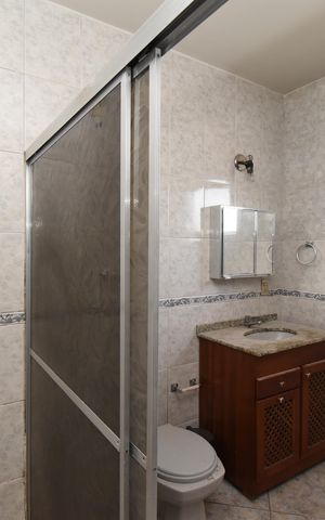 Casa para alugar com 250m², 3 quartos e 4 vagasBanheiro da Suíte