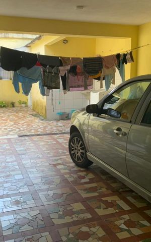 Casa à venda com 168m², 3 quartos e 2 vagas Casa à venda com 168m², 3 quartos e 2 vagasÁrea externa