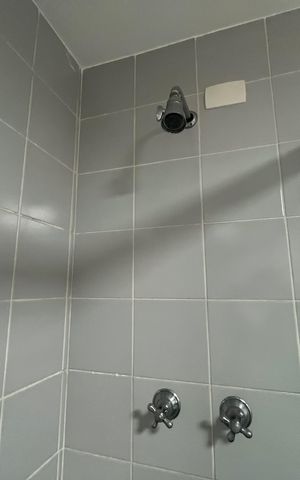 Apartamento para alugar com 129m², 2 quartos e 2 vagas Apartamento para alugar com 129m², 2 quartos e 2 vagasBanheiro 1