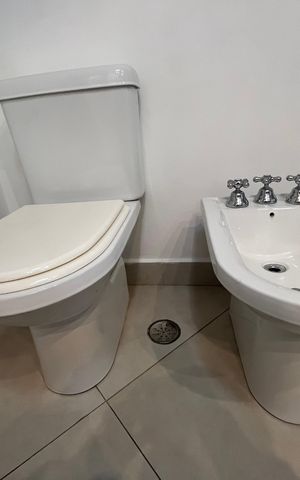 Apartamento para alugar com 129m², 2 quartos e 2 vagas Apartamento para alugar com 129m², 2 quartos e 2 vagasBanheiro da Suíte