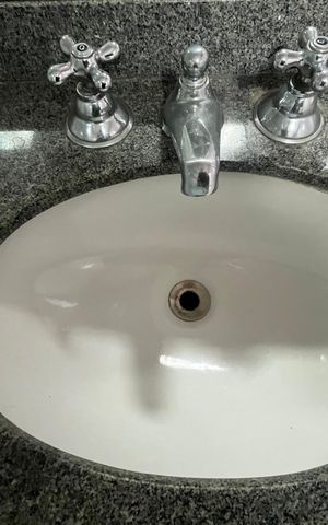 Apartamento para alugar com 129m², 2 quartos e 2 vagas Apartamento para alugar com 129m², 2 quartos e 2 vagasBanheiro - torneira