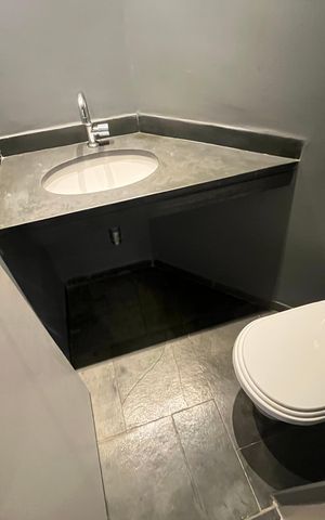 Apartamento para alugar com 129m², 2 quartos e 2 vagas Apartamento para alugar com 129m², 2 quartos e 2 vagasLavabo