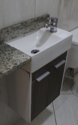 Casa de condomínio à venda com 118m², 4 quartos e 2 vagasLavabo