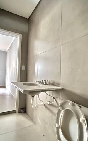 Casa para alugar com 240m², 2 quartos e 7 vagas Casa para alugar com 240m², 2 quartos e 7 vagasBanheiro da Suíte