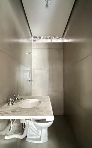 Casa para alugar com 240m², 2 quartos e 7 vagas Casa para alugar com 240m², 2 quartos e 7 vagasBanheiro da Suíte