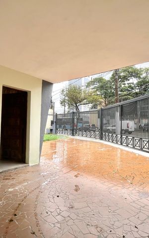 Casa para alugar com 240m², 2 quartos e 7 vagas Casa para alugar com 240m², 2 quartos e 7 vagasGaragem