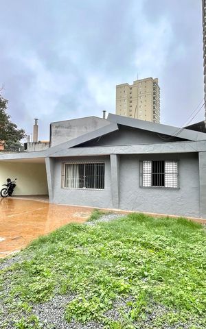 Casa para alugar com 240m², 2 quartos e 7 vagas Casa para alugar com 240m², 2 quartos e 7 vagasGaragem