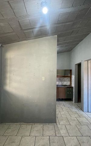Casa à venda com 250m², 7 quartos e 7 vagas Casa à venda com 250m², 7 quartos e 7 vagasSala