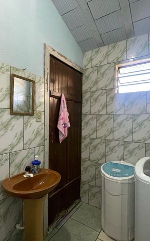 Casa à venda com 250m², 7 quartos e 7 vagas Casa à venda com 250m², 7 quartos e 7 vagasCasa 2 - Banheiro social