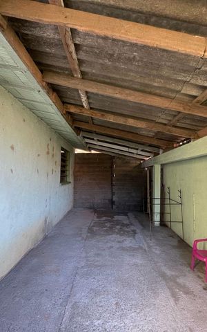 Casa à venda com 250m², 7 quartos e 7 vagas Casa à venda com 250m², 7 quartos e 7 vagasÁrea comum
