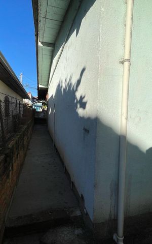 Casa à venda com 250m², 7 quartos e 7 vagas Casa à venda com 250m², 7 quartos e 7 vagasÁrea comum
