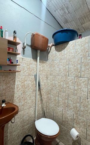 Casa à venda com 250m², 7 quartos e 7 vagas Casa à venda com 250m², 7 quartos e 7 vagasCasa 3 - Banheiro social