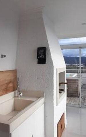 Apartamento para alugar com 176m², 3 quartos e 2 vagas Apartamento para alugar com 176m², 3 quartos e 2 vagasVaranda