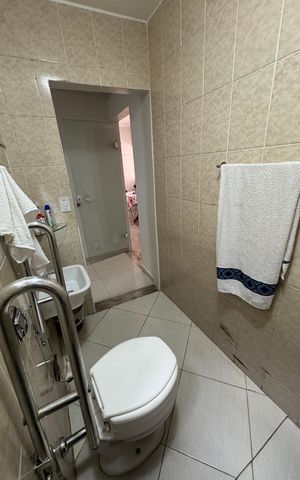 Casa à venda com 280m², 5 quartos e 3 vagas Casa à venda com 280m², 5 quartos e 3 vagasBanheiro da Suíte 1