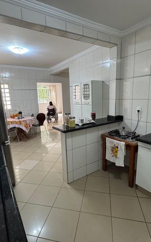 Casa à venda com 280m², 5 quartos e 3 vagas Casa à venda com 280m², 5 quartos e 3 vagasCozinha