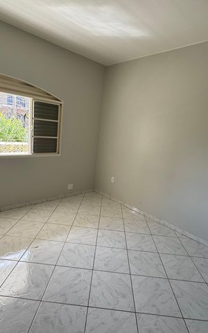 Casa à venda com 280m², 5 quartos e 3 vagas Casa à venda com 280m², 5 quartos e 3 vagasQuarto 2