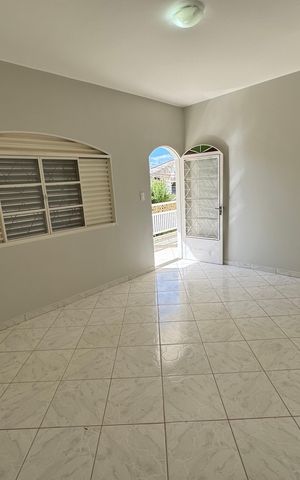 Casa à venda com 280m², 5 quartos e 3 vagas Casa à venda com 280m², 5 quartos e 3 vagasQuarto 1